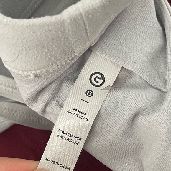 SOLD Workout set - Picture 4 of 7